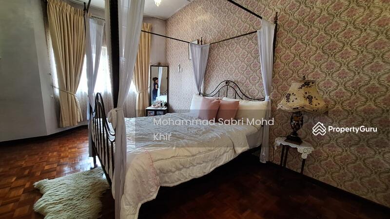 First floor Master bedroom