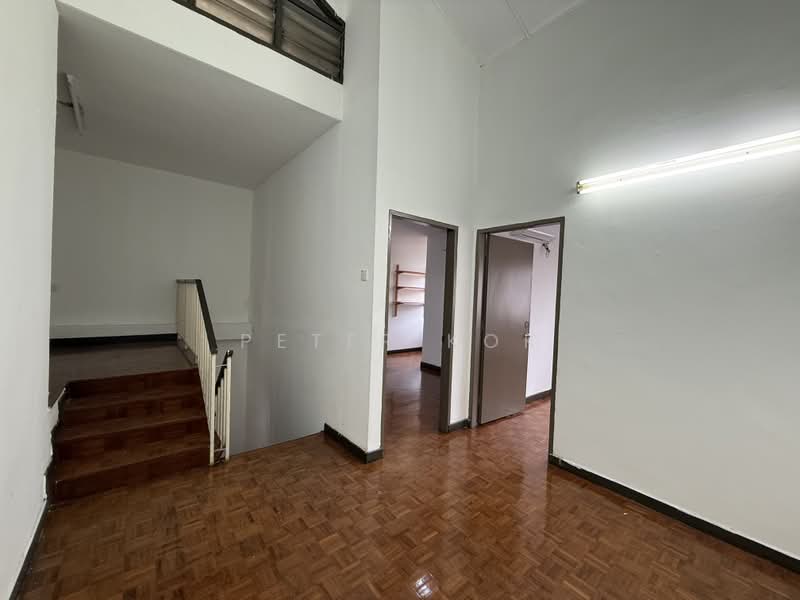 2-storey Terraced House for Sale in SS2 (Petaling Jaya) - Peter Kok - Upstairs Family hall - PropertyGuru.com.my