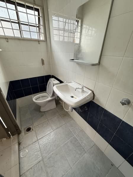 2-storey Terraced House for Sale in SS2 (Petaling Jaya) - Peter Kok - Relocated downstairs bathroom - PropertyGuru.com.my