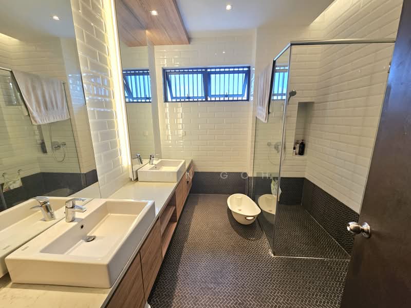 Rumah Berkembar untuk Dijual di Eco Sanctuary (Telok Panglima Garang) - Leon Goh - Bathroom - PropertyGuru.com.my