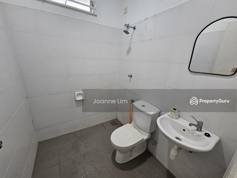 Rumah Teres untuk Dijual di Taman Tasik Utama - Joanne Lim - PropertyGuru.com.my