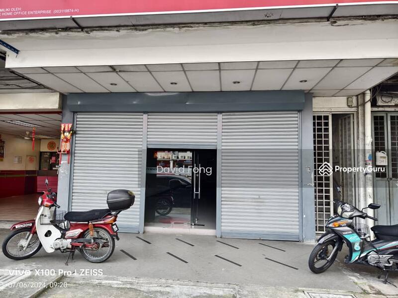 For Rent - Shop lot at Jalan Cheras near LRT/MRT Maluri station, Velocity KL city