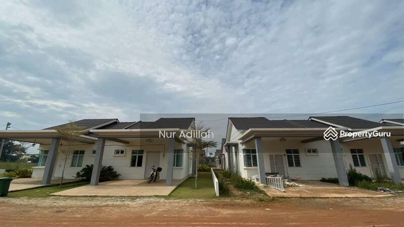 Untuk Dijual - Rumah Berkembar Setingkat di Lunas