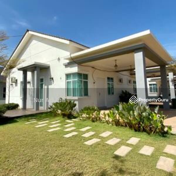 Untuk Dijual - Rumah Berkembar Setingkat di Lunas