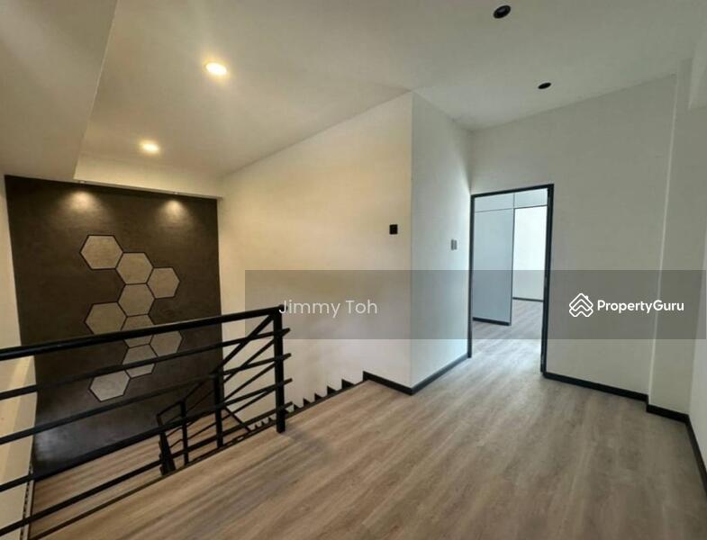 Untuk Disewa - Pekan Nanas Semi Detached Factory For Rent