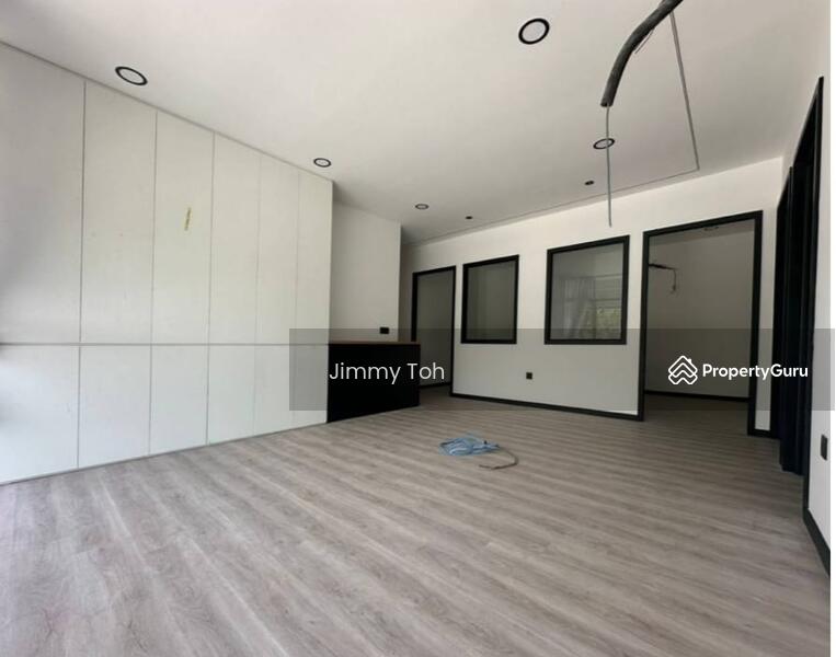 Untuk Disewa - Pekan Nanas Semi Detached Factory For Rent