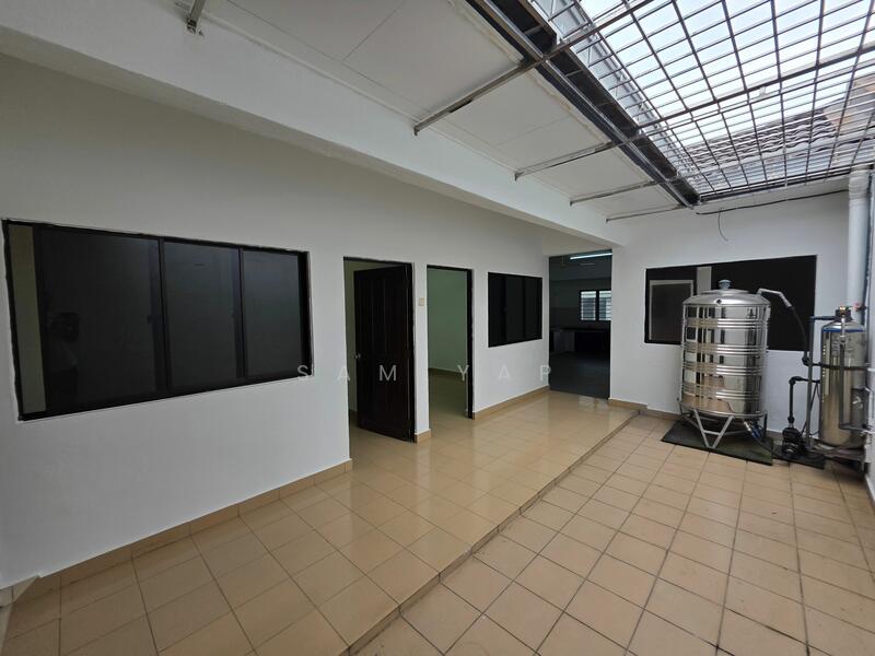 Untuk Disewa - 2 storey shop, Bandar Teknologi Kajang