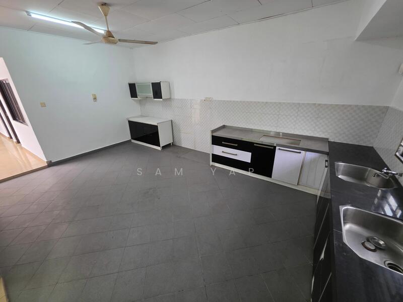 Untuk Disewa - 2 storey shop, Bandar Teknologi Kajang