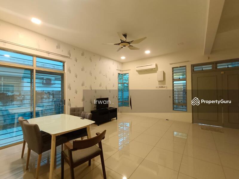 For Sale - [NON BUMI LOT] 2 Storey Semi-D, Royal Ivory 2, 4 Beds, 4 Baths, SP 10