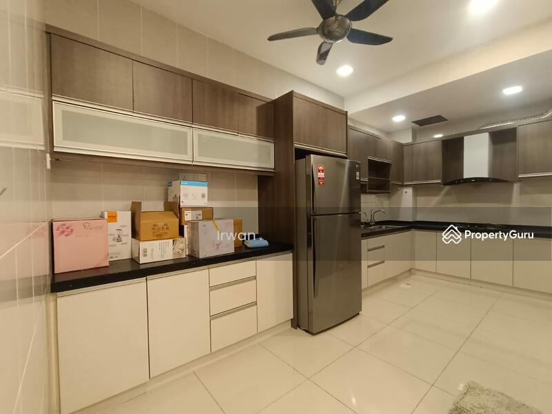 For Sale - [NON BUMI LOT] 2 Storey Semi-D, Royal Ivory 2, 4 Beds, 4 Baths, SP 10