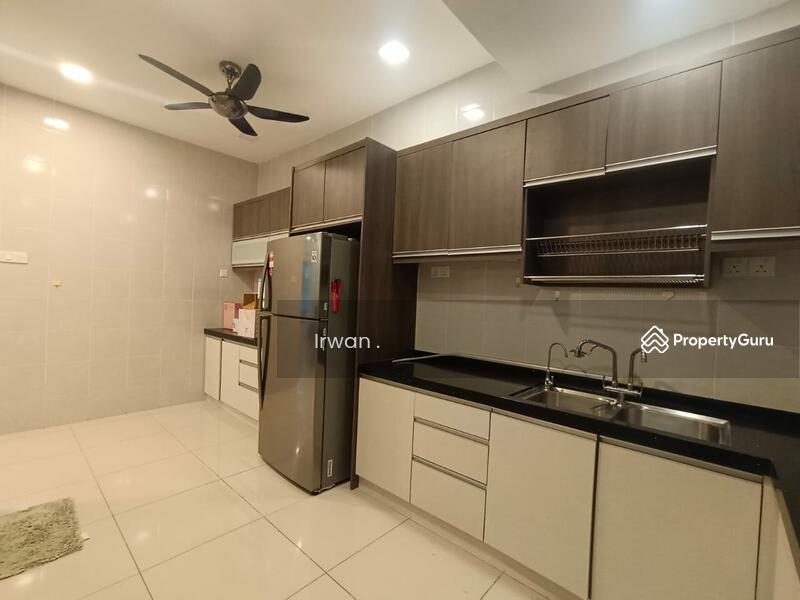 For Sale - [NON BUMI LOT] 2 Storey Semi-D, Royal Ivory 2, 4 Beds, 4 Baths, SP 10
