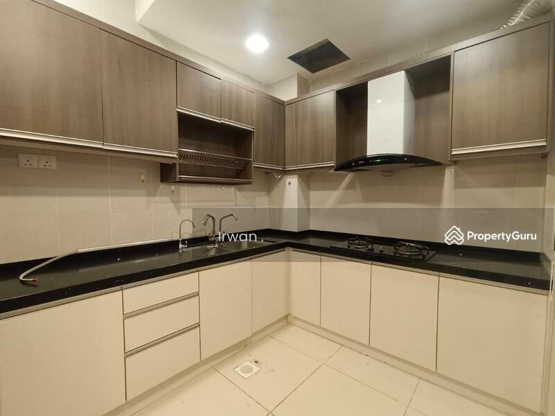 For Sale - [NON BUMI LOT] 2 Storey Semi-D, Royal Ivory 2, 4 Beds, 4 Baths, SP 10