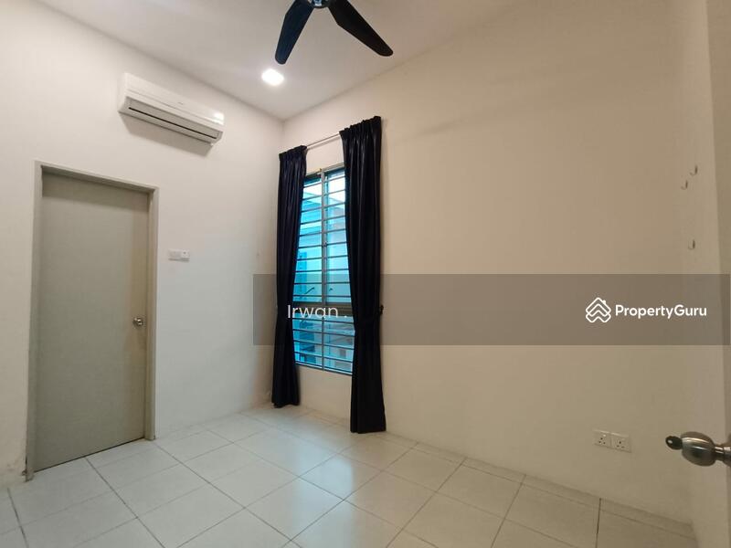 For Sale - [NON BUMI LOT] 2 Storey Semi-D, Royal Ivory 2, 4 Beds, 4 Baths, SP 10