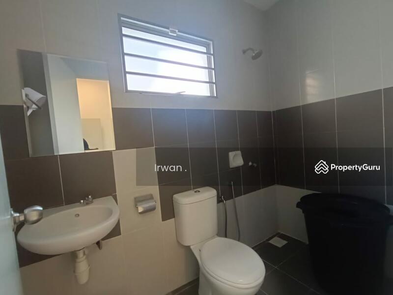 For Sale - [NON BUMI LOT] 2 Storey Semi-D, Royal Ivory 2, 4 Beds, 4 Baths, SP 10