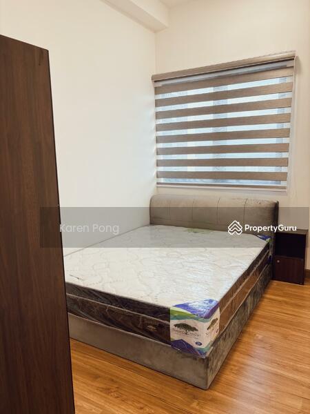 Small room with wardrobe