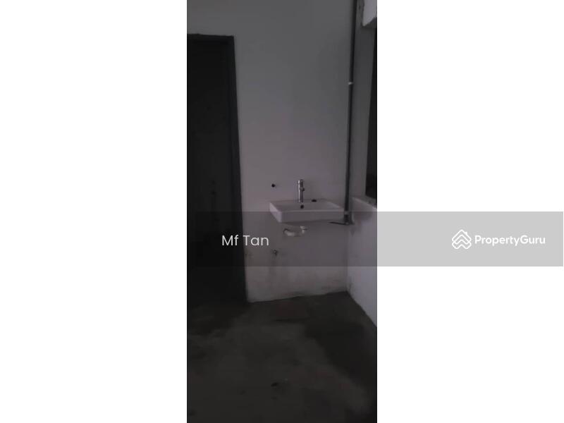 Untuk Dijual - Bukit Beruntung 1 & 1/2 Storey Factory for Rent