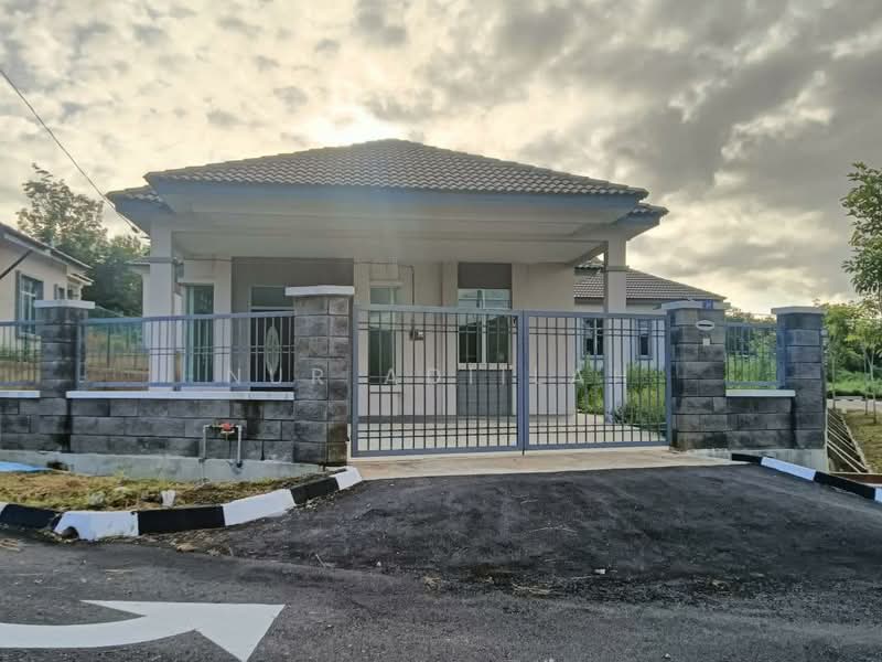 Bungalow House for Sale in Rumah Banglo Setingkat di Sik (Sik) - Nur Adiilah - Exterior - PropertyGuru.com.my