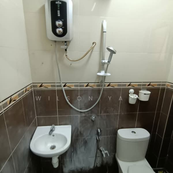 Condominium for Rent at Indah Condominium - Wilson Yap - Bathroom - PropertyGuru.com.my