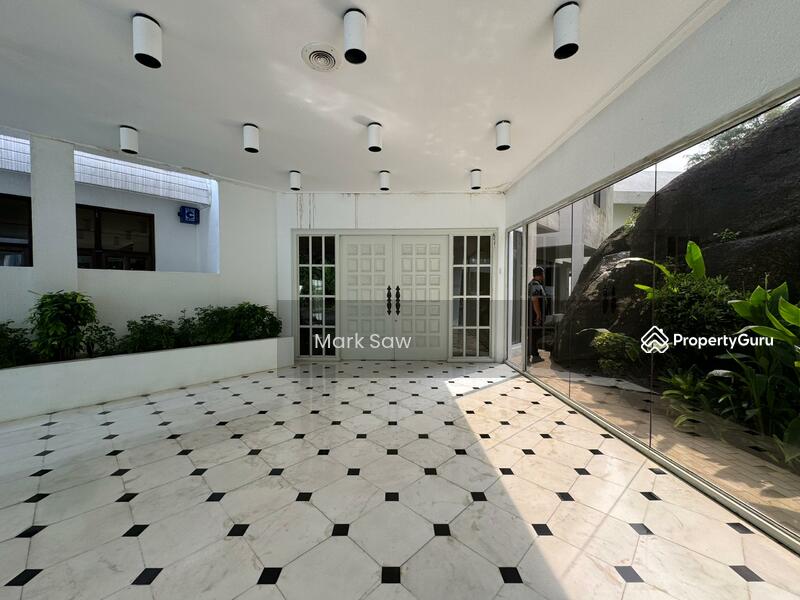 For Sale - Villa in Batu Ferringhi