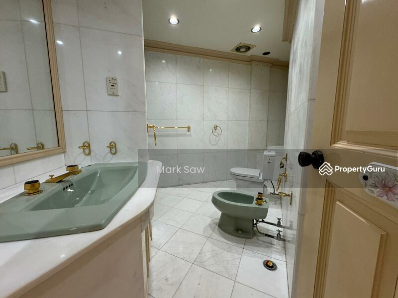 For Sale - Villa in Batu Ferringhi