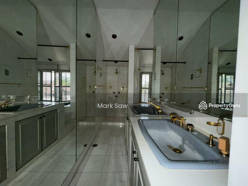 For Sale - Villa in Batu Ferringhi