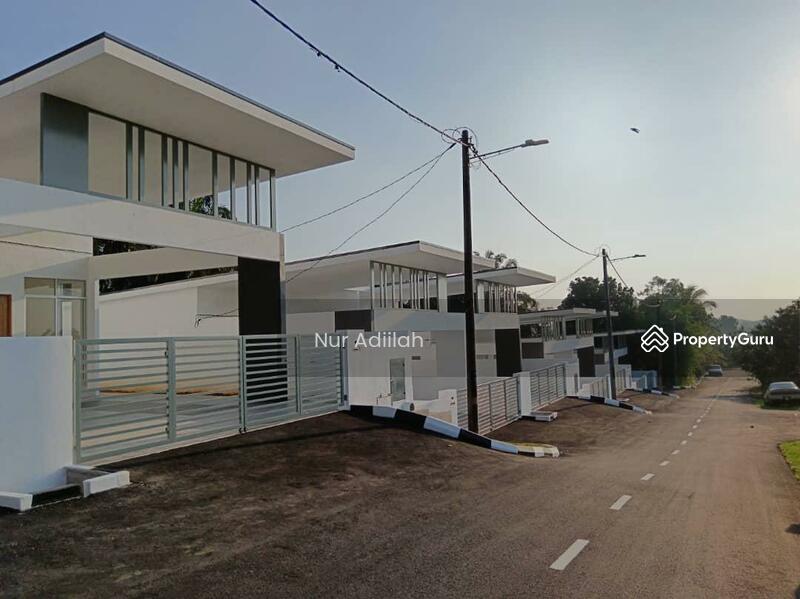 For Sale - Rumah Berkembar Setingkat di Serdang