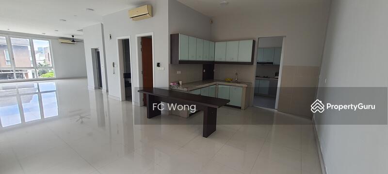 Untuk Disewa - 3 Storey Bungalow 4500 Sq Ft 6R 5B In Sunway Rymba Hill, Kota Damansara for Rent