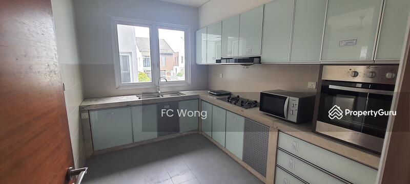Untuk Disewa - 3 Storey Bungalow 4500 Sq Ft 6R 5B In Sunway Rymba Hill, Kota Damansara for Rent