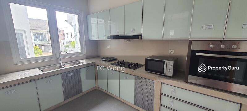 Untuk Disewa - 3 Storey Bungalow 4500 Sq Ft 6R 5B In Sunway Rymba Hill, Kota Damansara for Rent