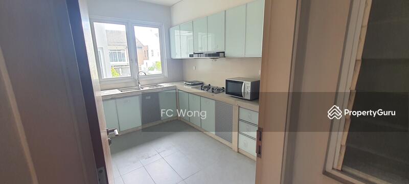 Untuk Disewa - 3 Storey Bungalow 4500 Sq Ft 6R 5B In Sunway Rymba Hill, Kota Damansara for Rent