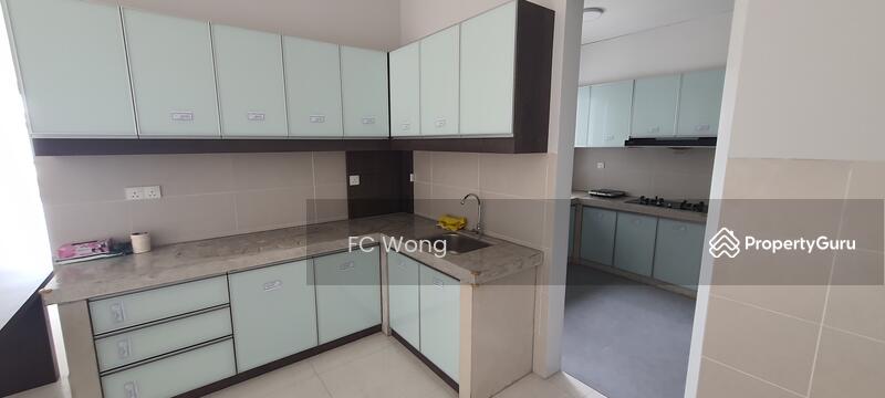 Untuk Disewa - 3 Storey Bungalow 4500 Sq Ft 6R 5B In Sunway Rymba Hill, Kota Damansara for Rent