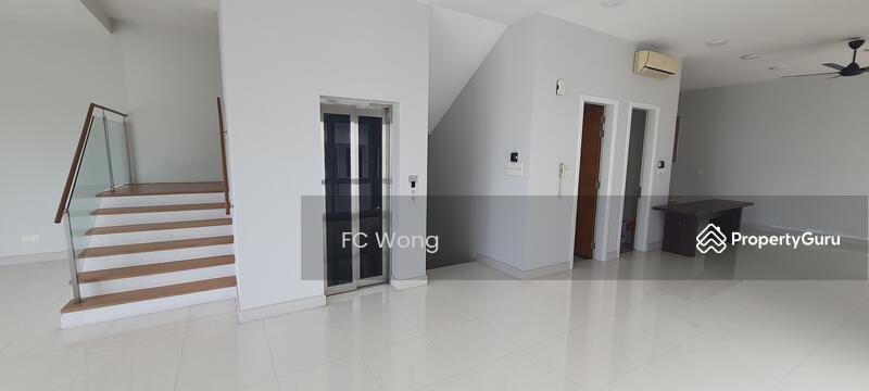 Untuk Disewa - 3 Storey Bungalow 4500 Sq Ft 6R 5B In Sunway Rymba Hill, Kota Damansara for Rent