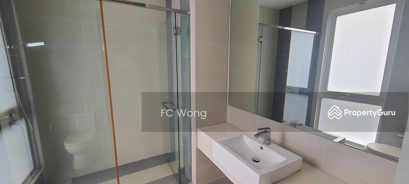 Untuk Disewa - 3 Storey Bungalow 4500 Sq Ft 6R 5B In Sunway Rymba Hill, Kota Damansara for Rent