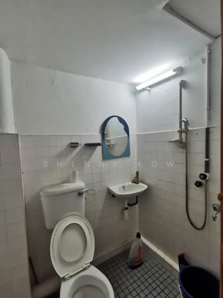 Rumah Flat untuk Disewa di Seksyen 2 Wangsa Maju Flat - Shenny Kow - Bathroom - PropertyGuru.com.my