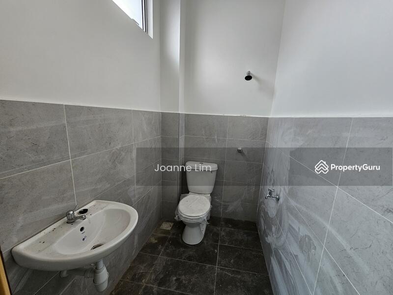Rumah Berkembar untuk Dijual di Bandar Baru Sungai Udang (Sungai Udang) - Joanne Lim - PropertyGuru.com.my