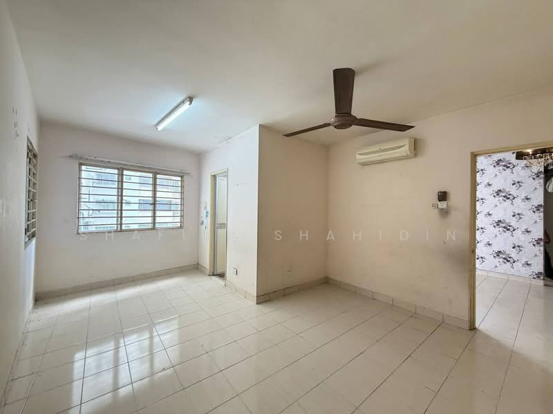Kondominium untuk Dijual di Magna Ville - Shafika Shahidin - Living Room - PropertyGuru.com.my