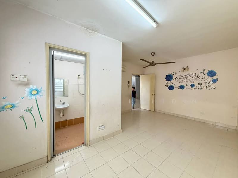 Kondominium untuk Dijual di Magna Ville - Shafika Shahidin - Living Room - PropertyGuru.com.my