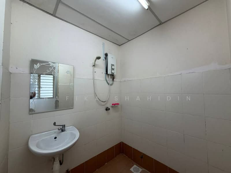 Kondominium untuk Dijual di Magna Ville - Shafika Shahidin - Bathroom - PropertyGuru.com.my