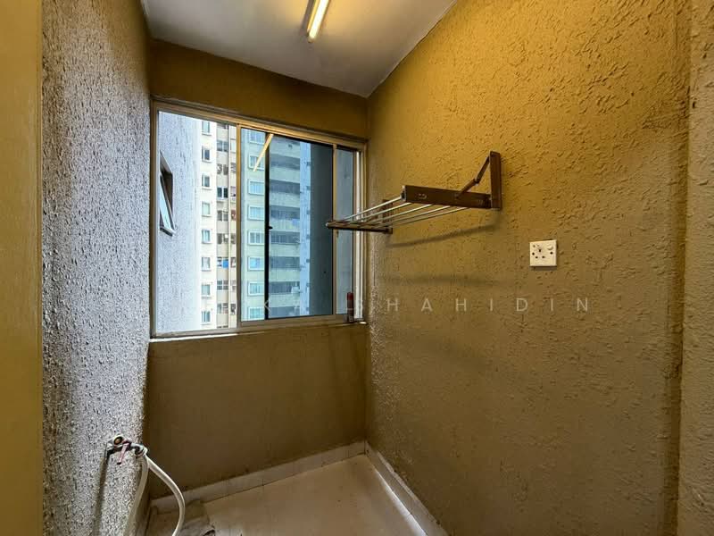 Kondominium untuk Dijual di Magna Ville - Shafika Shahidin - Balcony - PropertyGuru.com.my