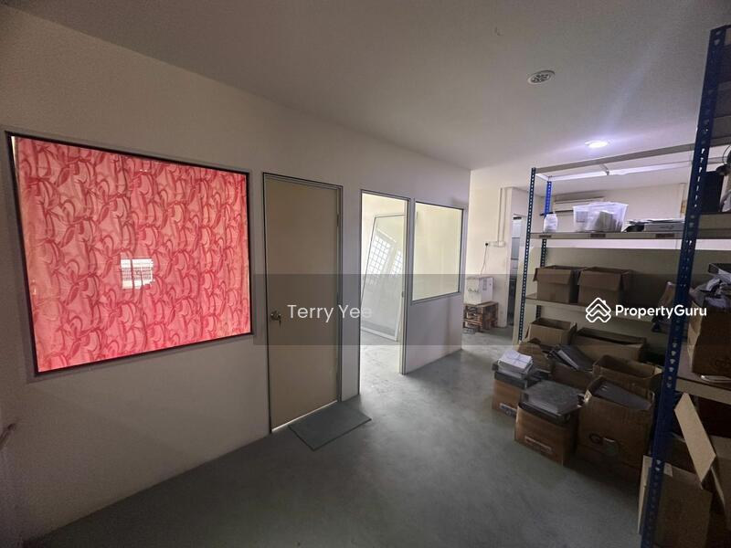 For Rent - 1.5 Storey Corner Factory Balakong Seri Kembangan