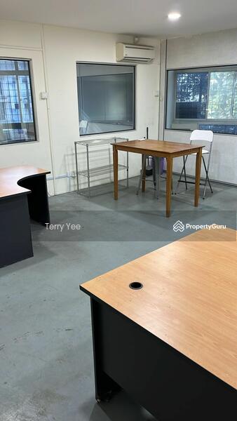 For Rent - 1.5 Storey Corner Factory Balakong Seri Kembangan