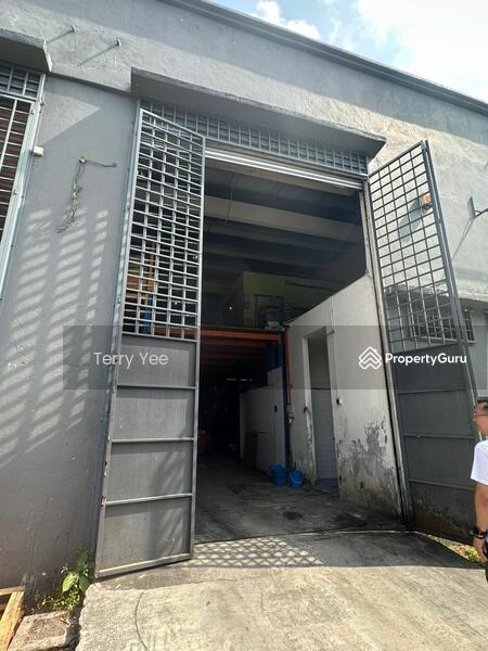For Rent - 1.5 Storey Corner Factory Balakong Seri Kembangan