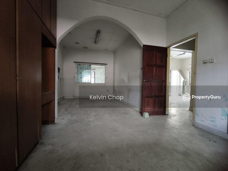 Untuk Dijual - Kolam Air Bungalow Near CIQ