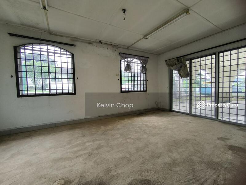 Untuk Dijual - Kolam Air Bungalow Near CIQ