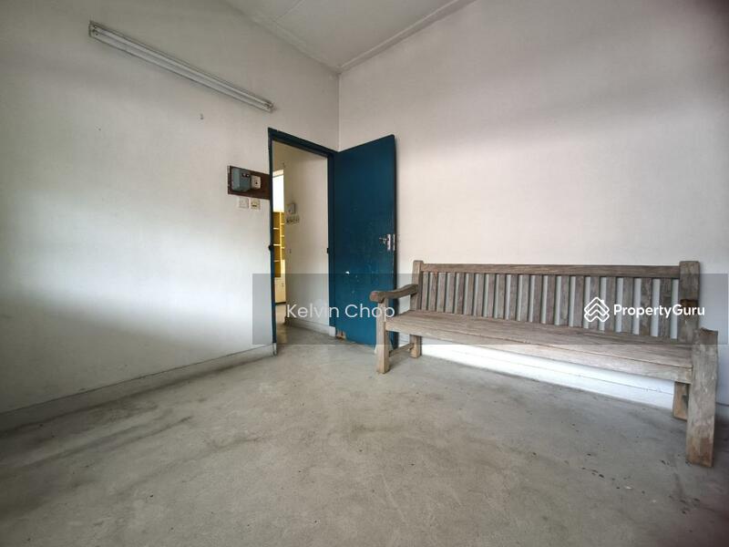 Untuk Dijual - Kolam Air Bungalow Near CIQ
