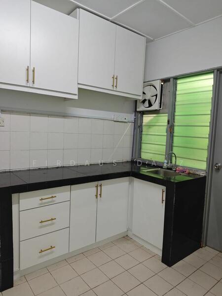 For Sale - Endlot Villla kesuma townhouse