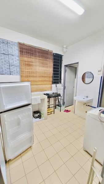 Apartment for Rent at Rimba 2 - Erin Yusof - Kitchen - PropertyGuru.com.my
