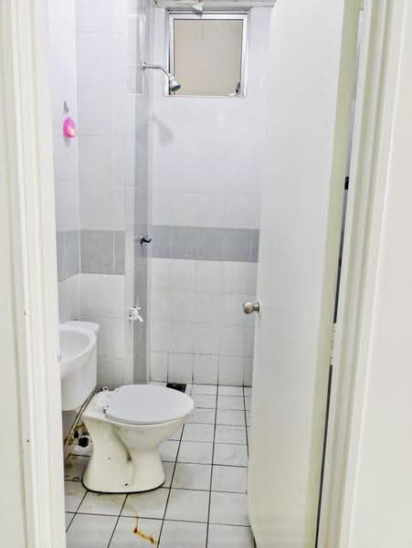 Pangsapuri untuk Disewa di 162 Residency - Erin Yusof - Bathroom - PropertyGuru.com.my