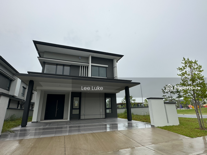For Sale - Bungalow at Bandar Tropicana Aman