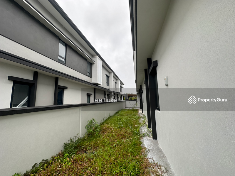 For Sale - Bungalow at Bandar Tropicana Aman